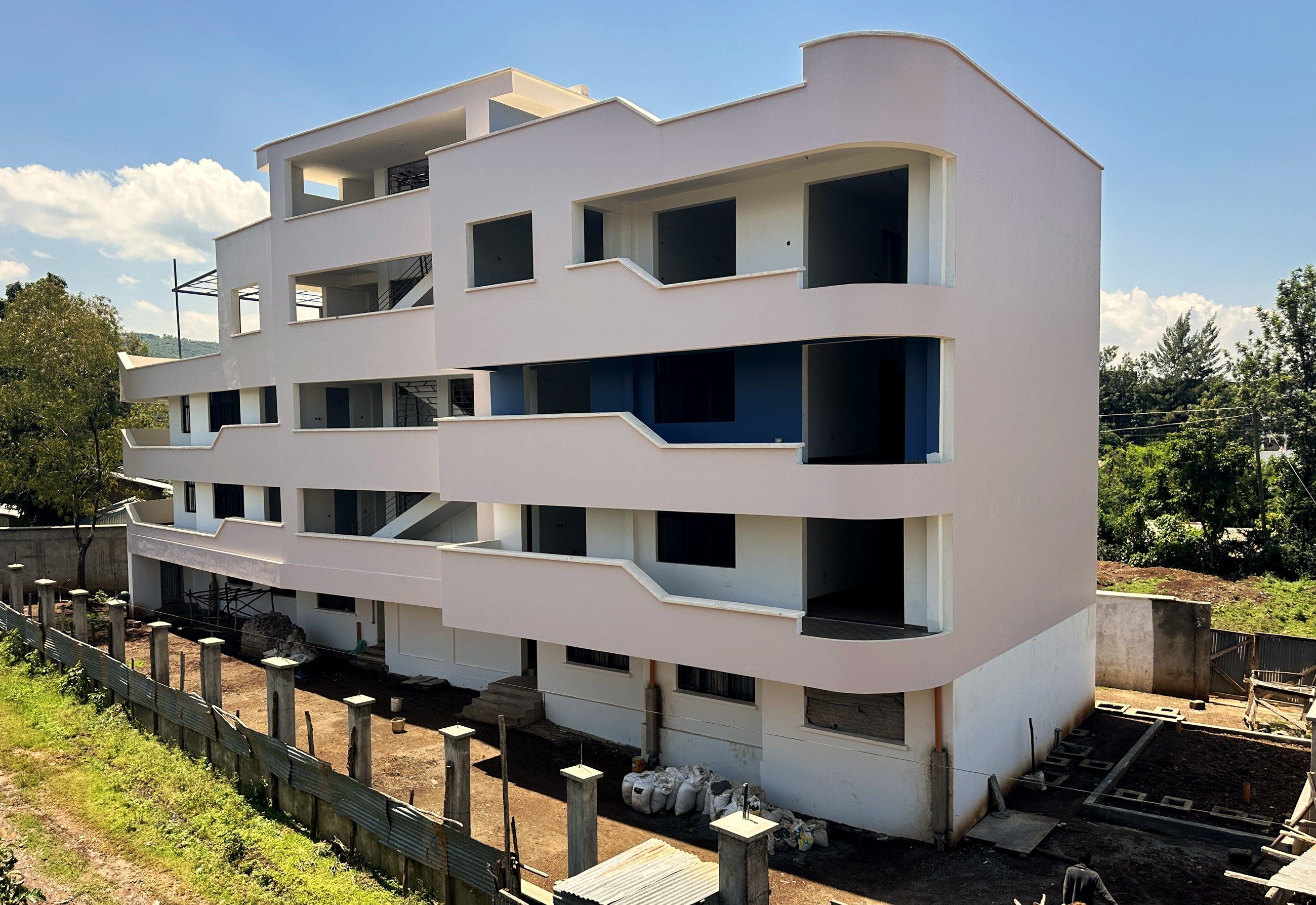 Apartment Block Phase 2 in Kisumu, structural frame complete